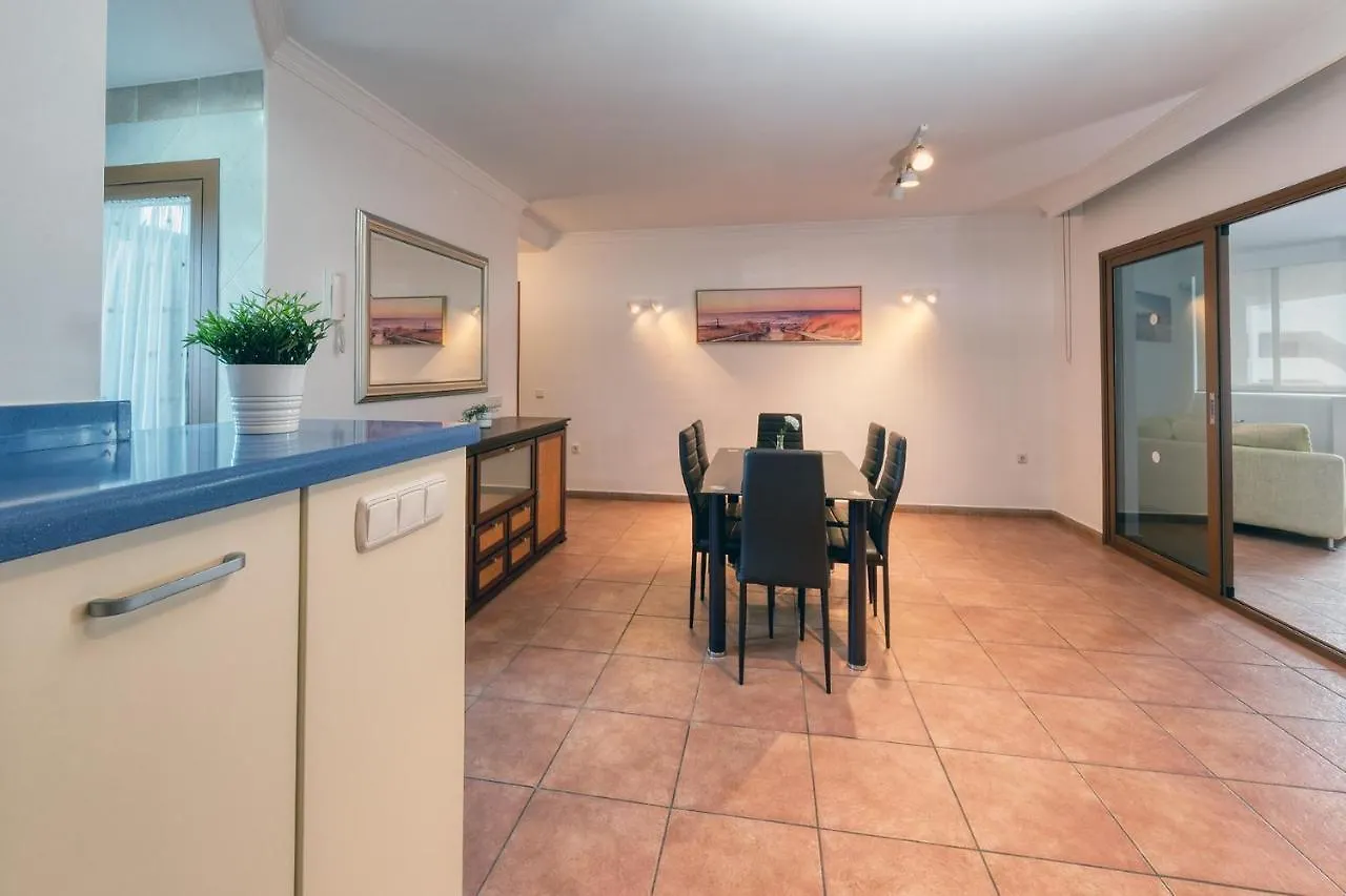 Casa Elin-Shared Pool, Fast Wifi Villa Costa Teguise