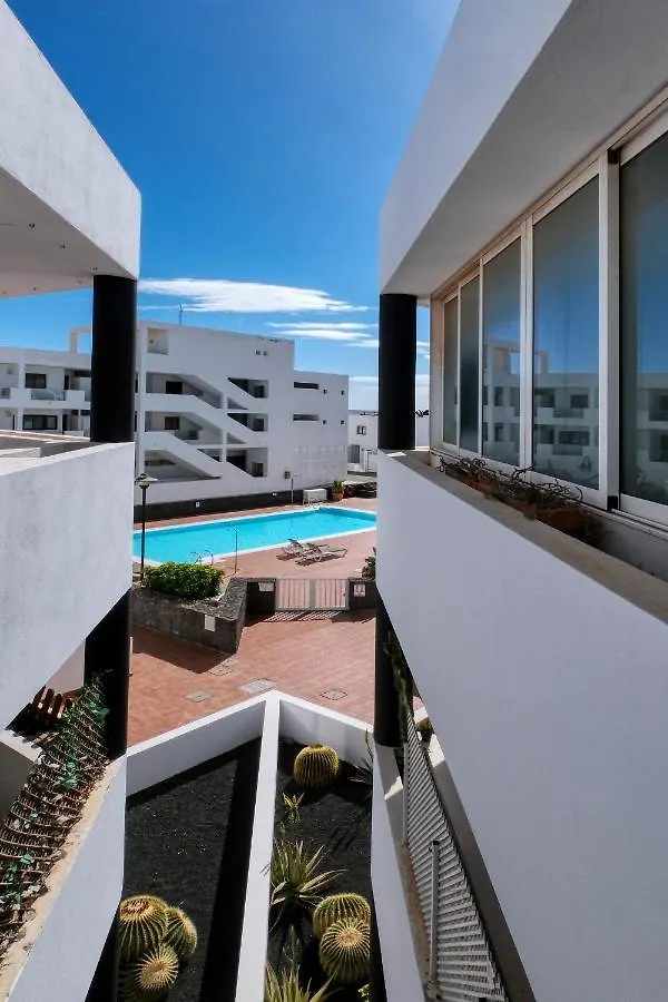 Casa Elin-Shared Pool, Fast Wifi Villa Costa Teguise 0*,  Spain