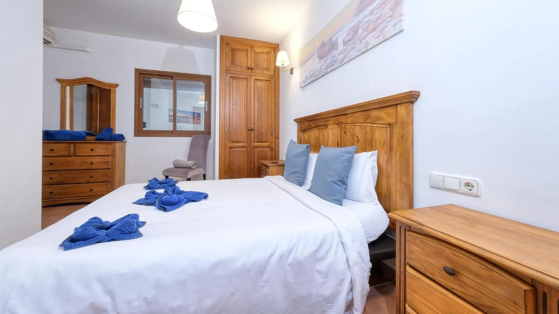 Casa Elin-Shared Pool, Fast Wifi Villa Costa Teguise 0*,  Spain